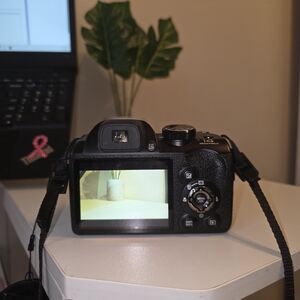 Fujifilm FinePix S4250WM Digital Camera - Great Condition